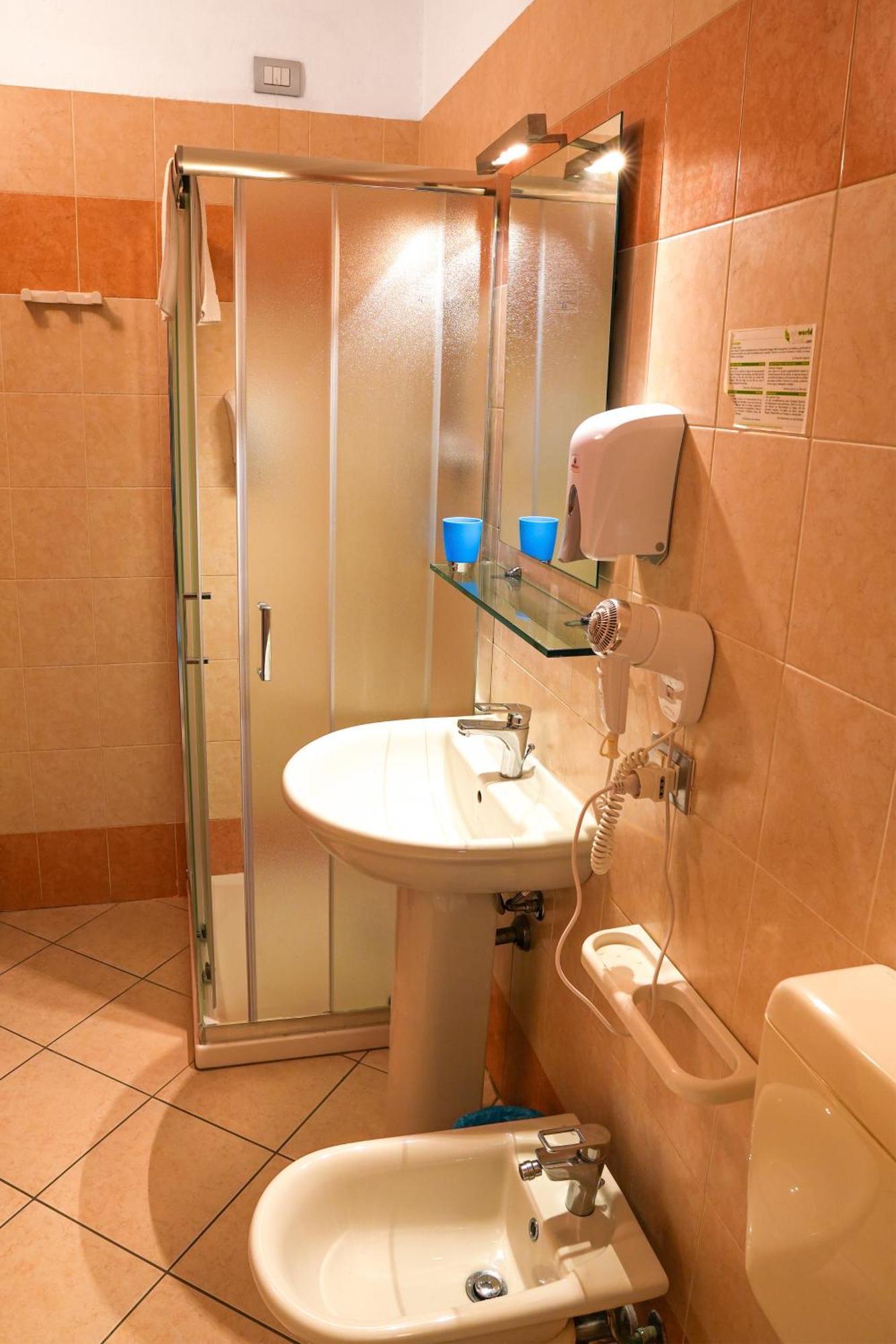 Smart Hotel แฟร์รารา ภายนอก รูปภาพ