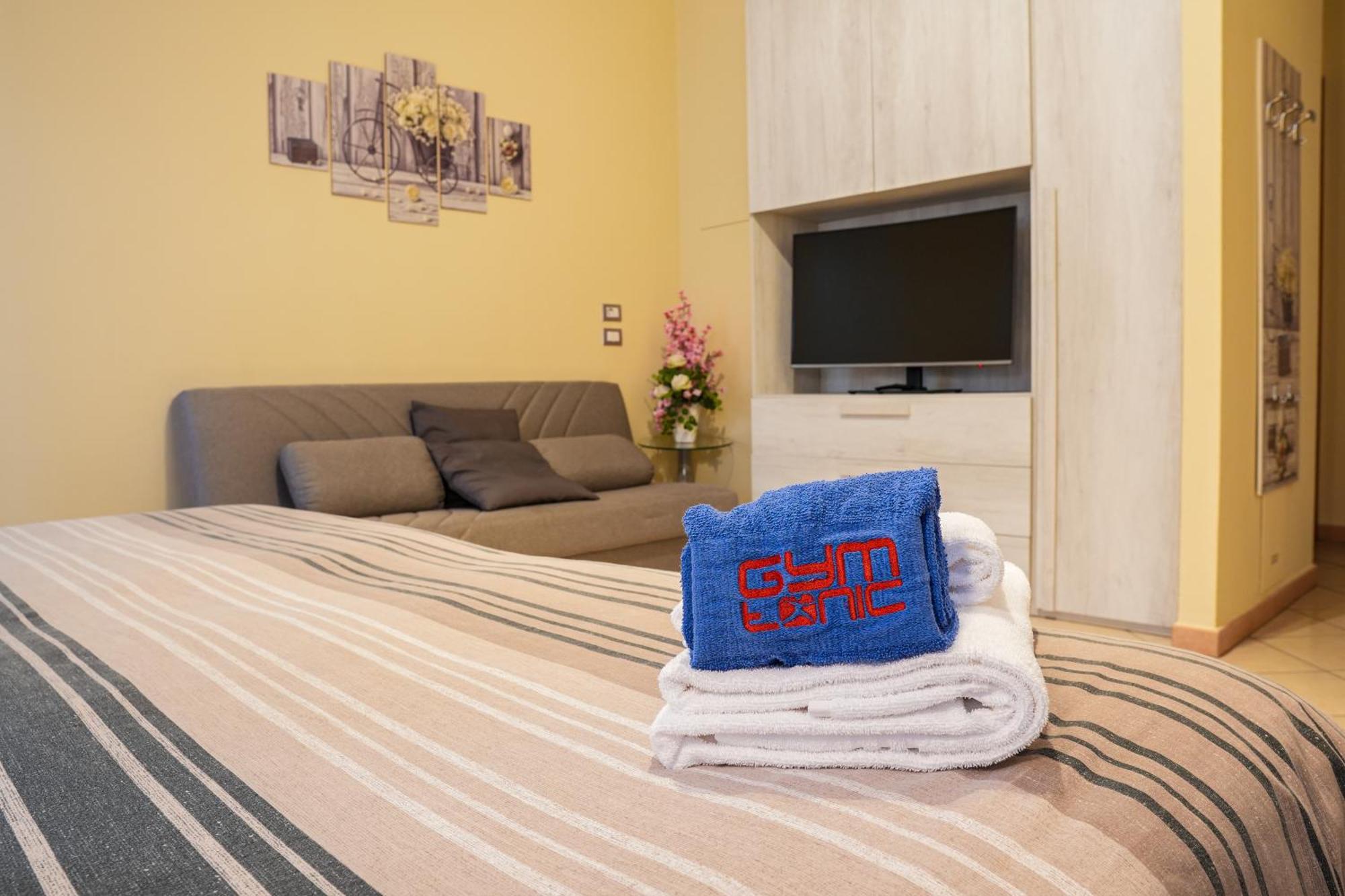 Smart Hotel แฟร์รารา ภายนอก รูปภาพ