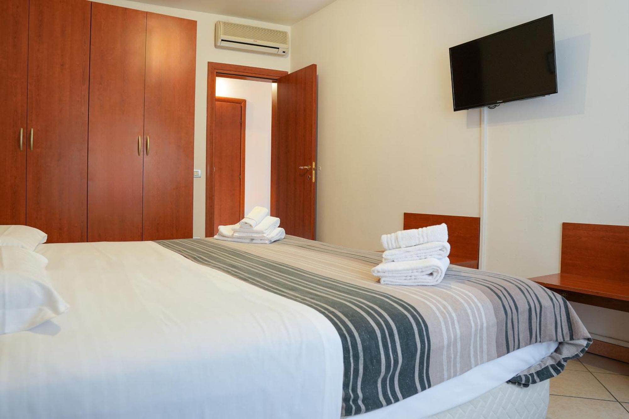 Smart Hotel แฟร์รารา ภายนอก รูปภาพ
