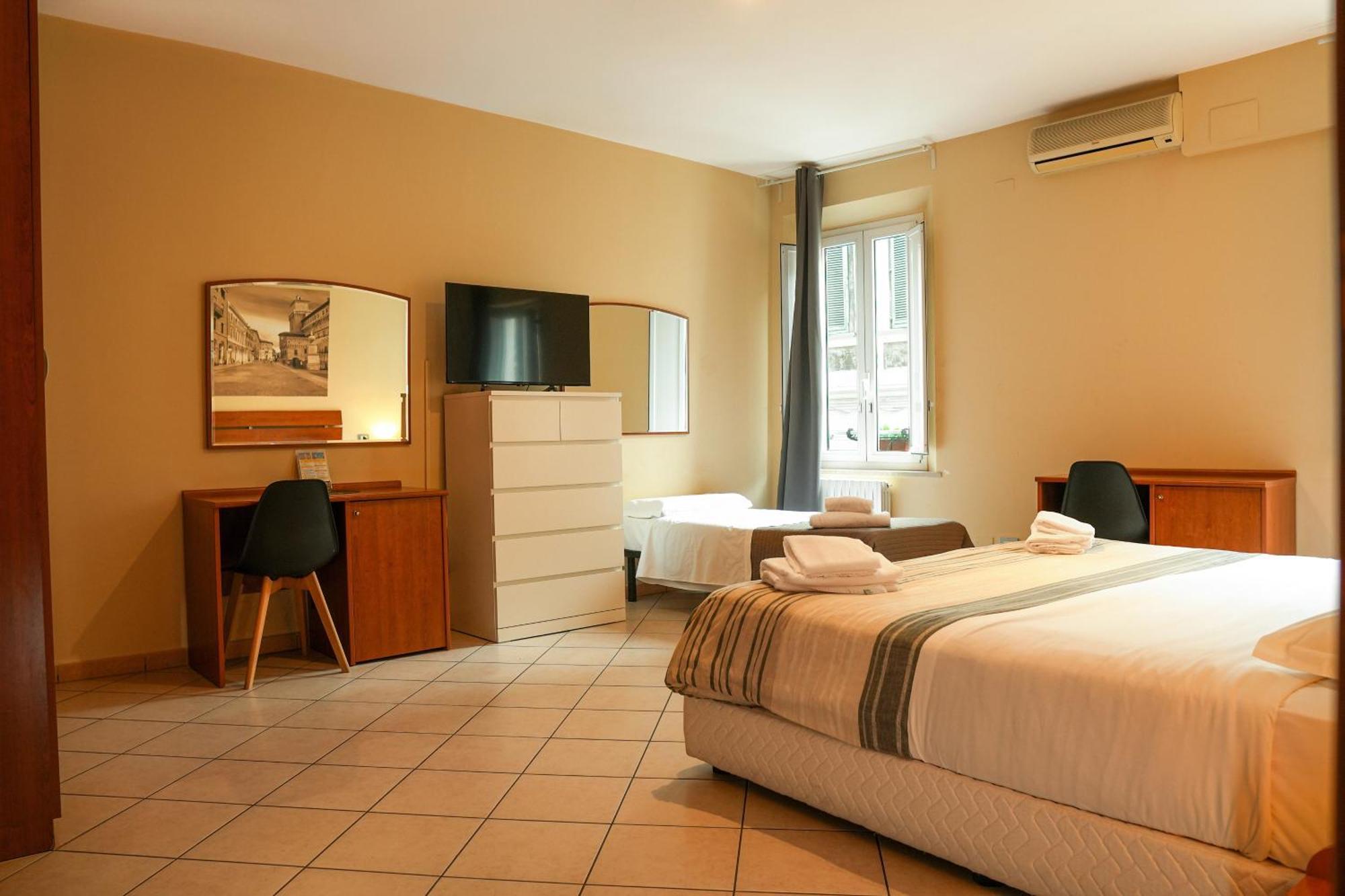 Smart Hotel แฟร์รารา ภายนอก รูปภาพ